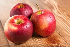 Fresh apple for healthy blood vessel